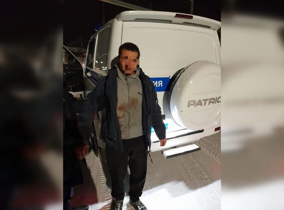 Нападавшего задержали в окровавленной одежде. Фото: СУ СК РФ по Якутии