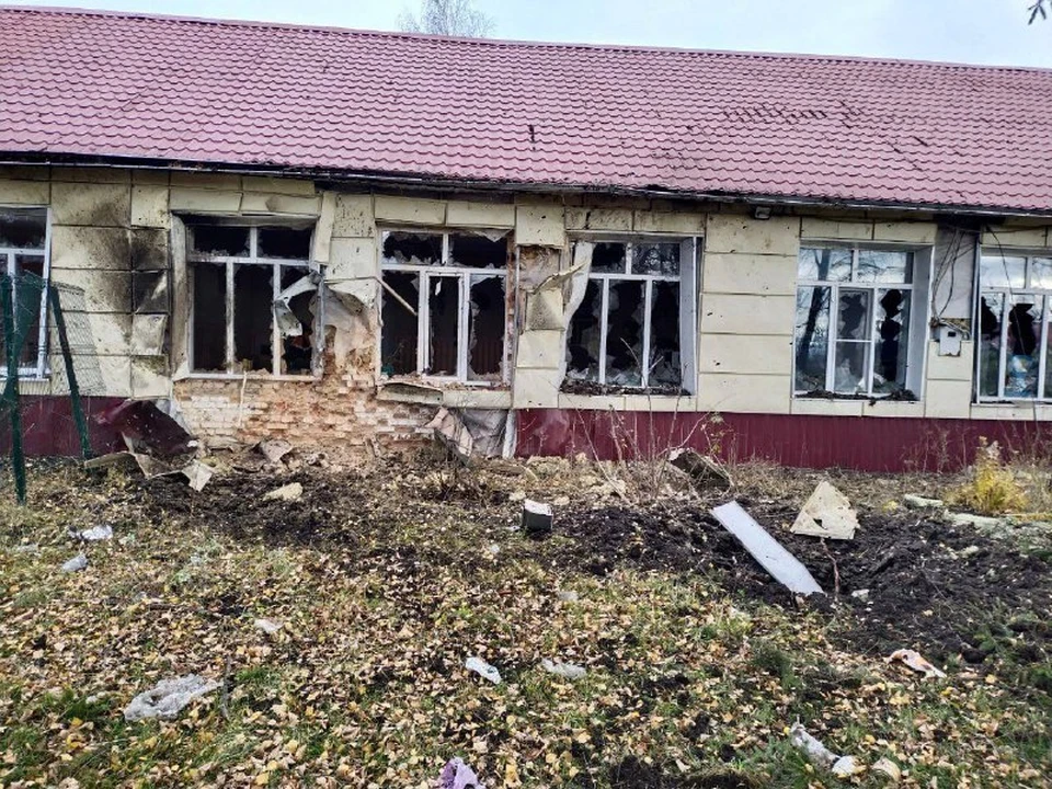 Во время обстрела 3 ноября в Журавлевке больше всего пострадали детский сад и библиотека. Фото: телеграм-канал Вячеслава Гладкова.