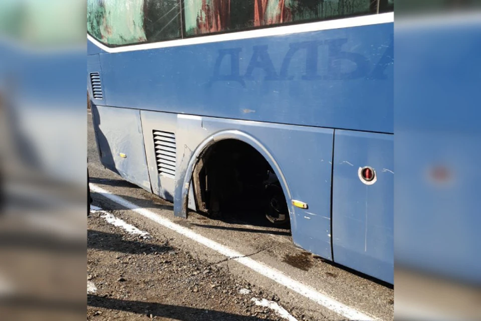 В момент произошедшего в автобусе находились пассажиры. Фото: t.me/khv_news