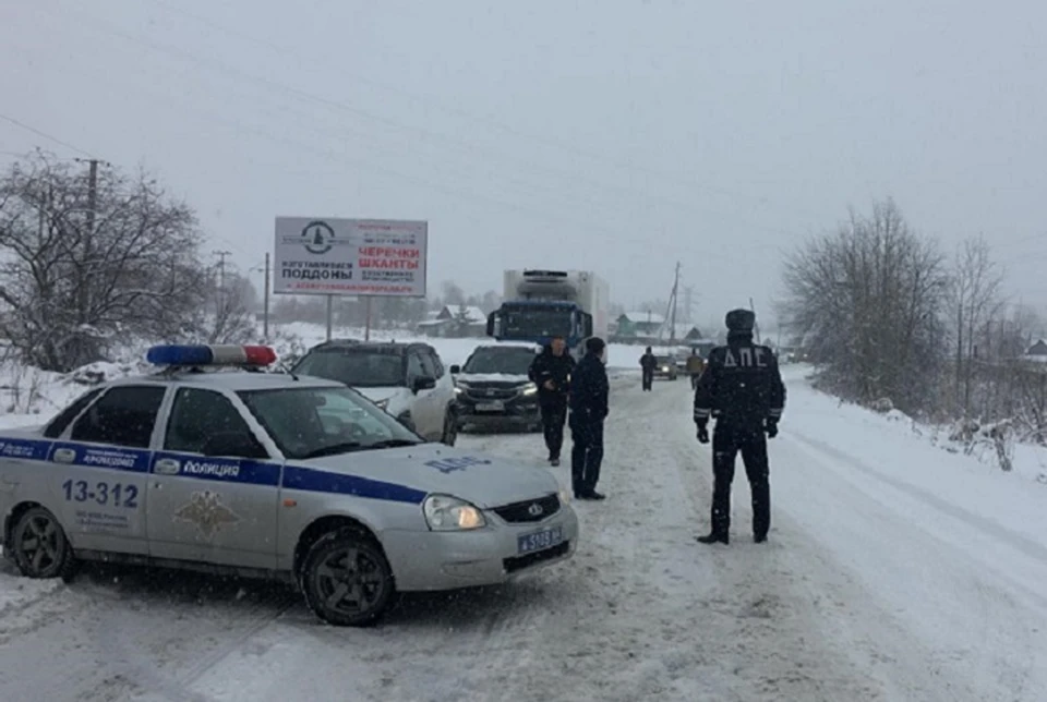 Жителям Асбеста временно запретили выезд из города днем 5 ноября. Фото: пресс-служба УГИБДД