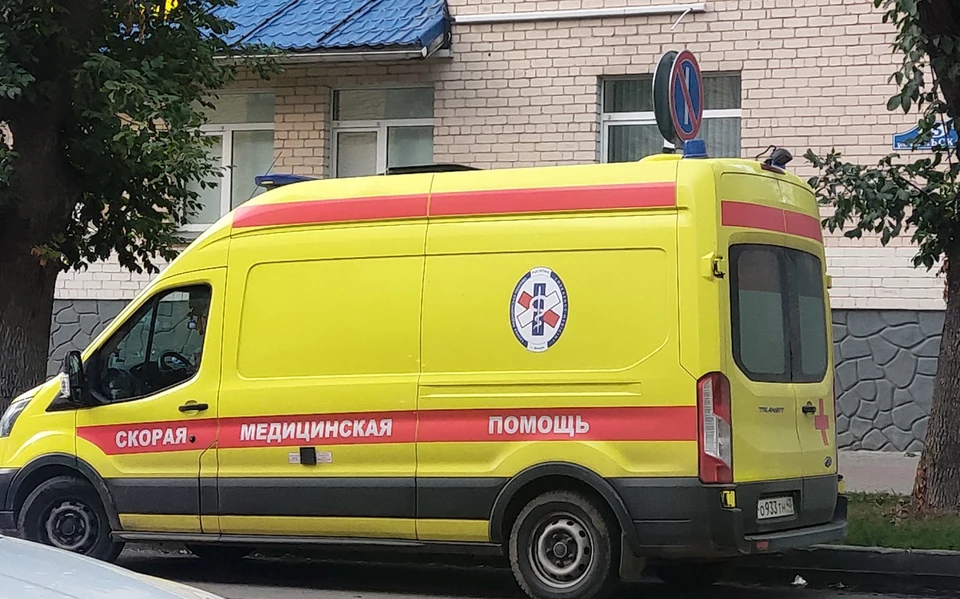 Госпитализирован один человек.