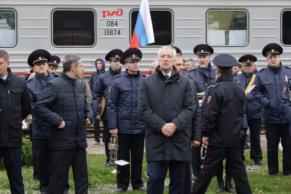 Губернатор Владимир Мазур передал видеопривет от добровольцев из Томской области.