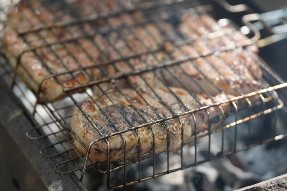 Больше двух лет на прилавки и столы попадало мясо без ветеринарной проверки.