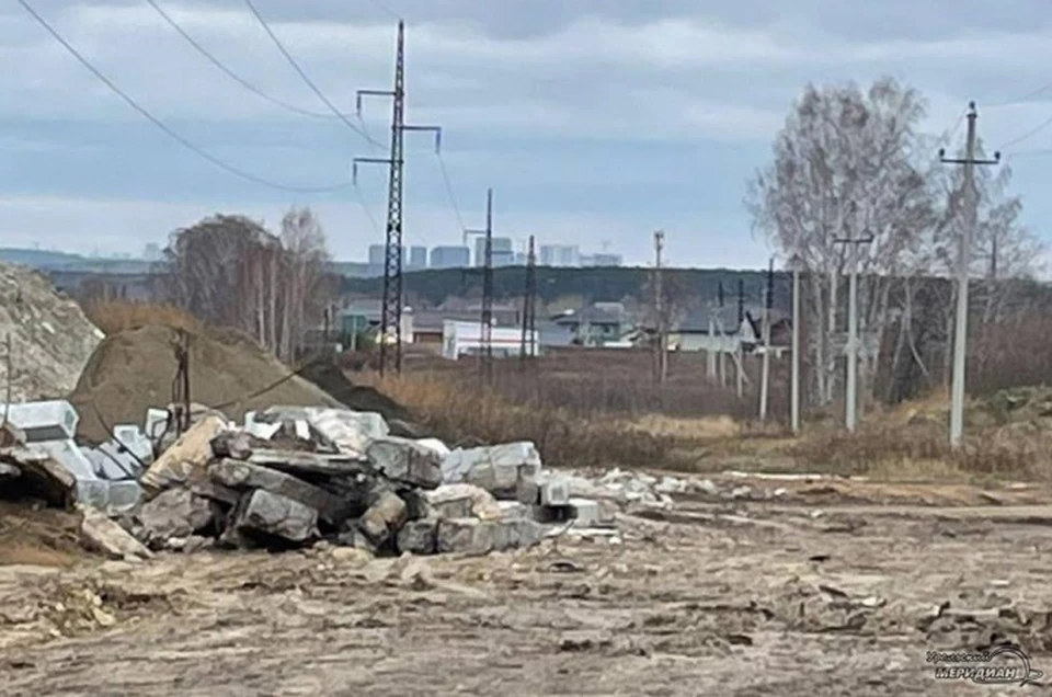 Свалка появилась недалеко от домов в Малом Истоке. Фото: ИА "Уральский меридиан"