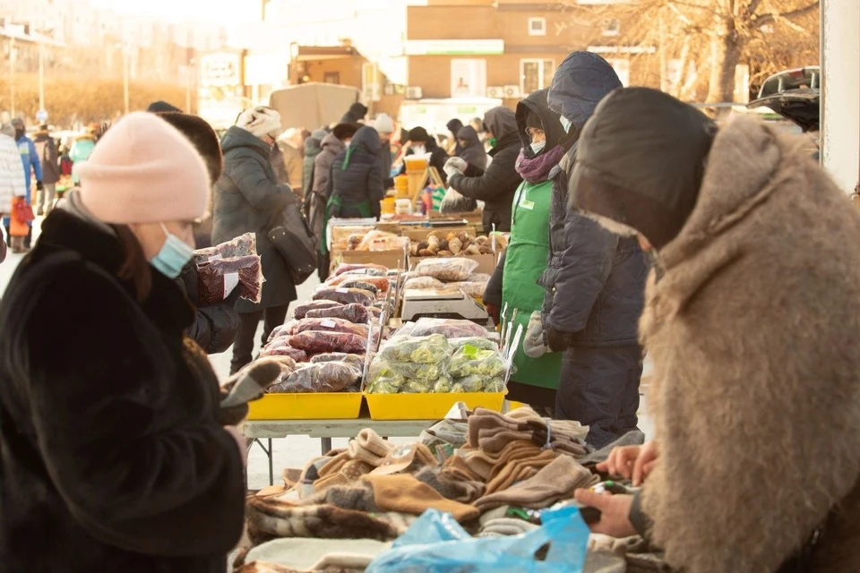 В Тюмени 12 ноября 2022 на ярмарке можно купить мясные вкусняшки и рыбную продукцию
