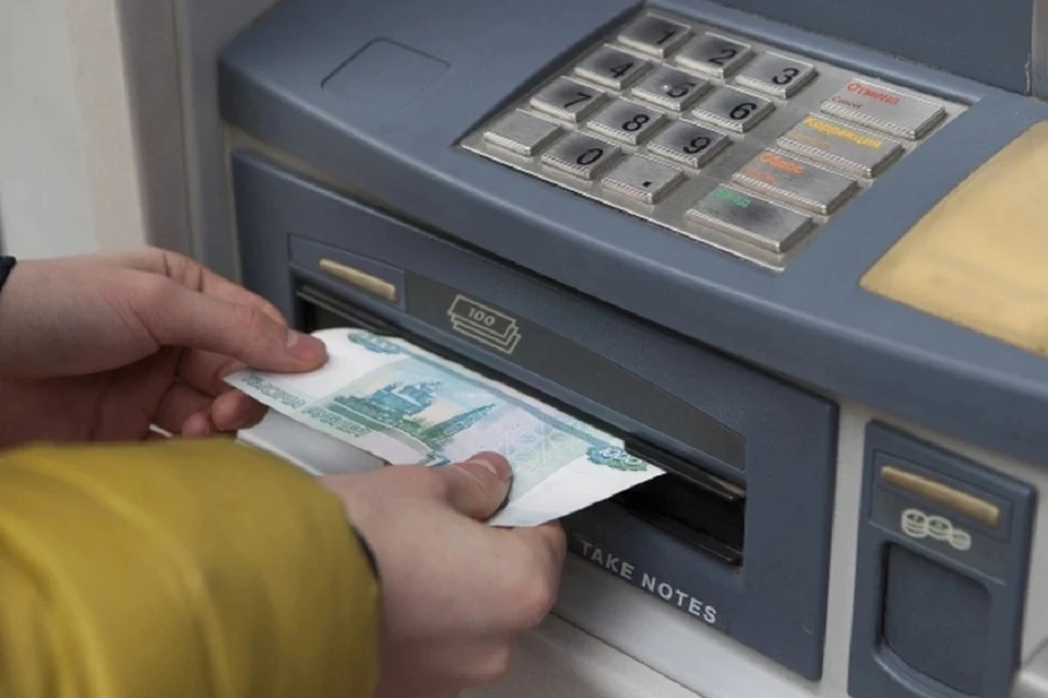 В Новосибирске туман помешал грабителю с гвоздодёром взломать банкомат.