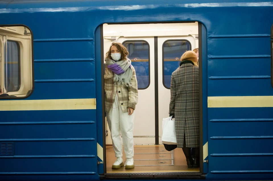 На фиолетовой ветке метро был короткий сбой.