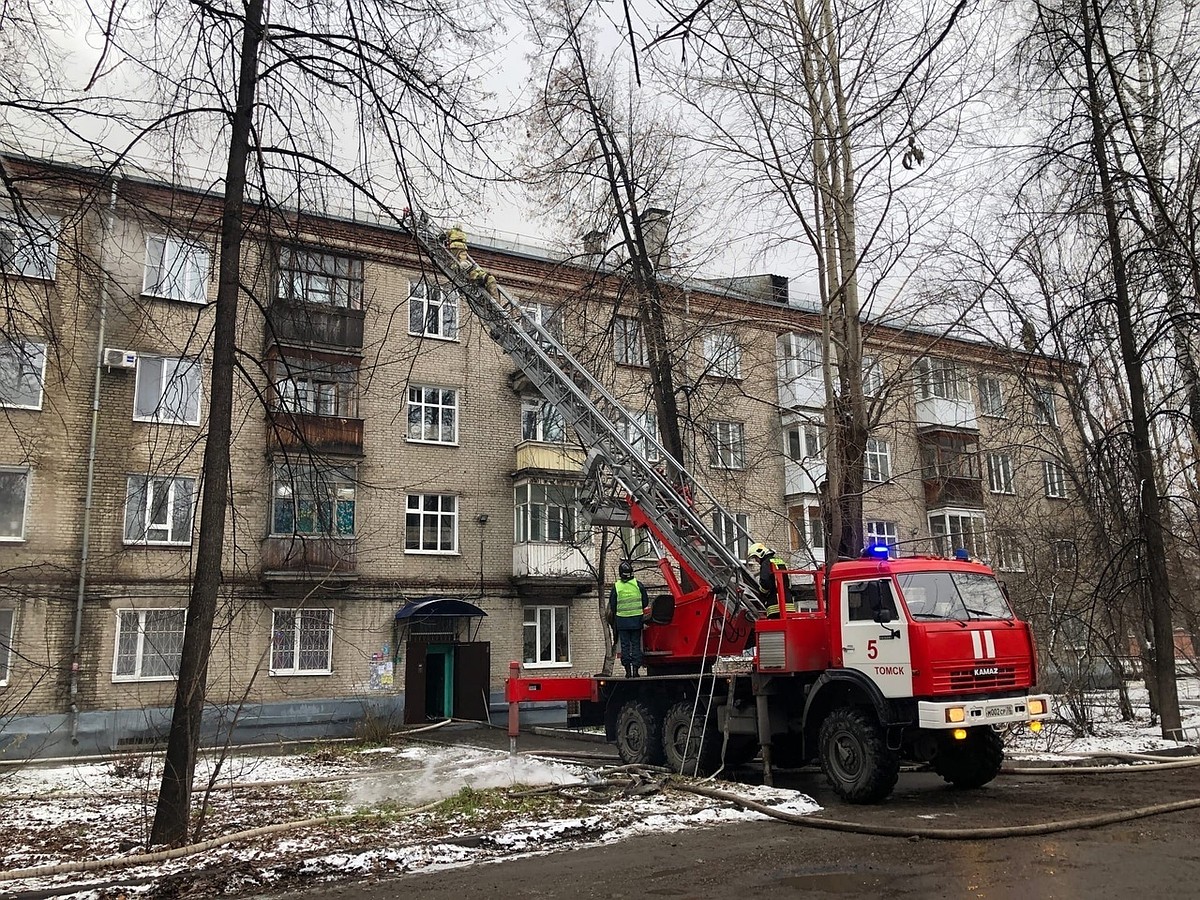 Жители горевшего дома на Кулагина в Томске могут вернуться в квартиры к  пятнице - KP.RU