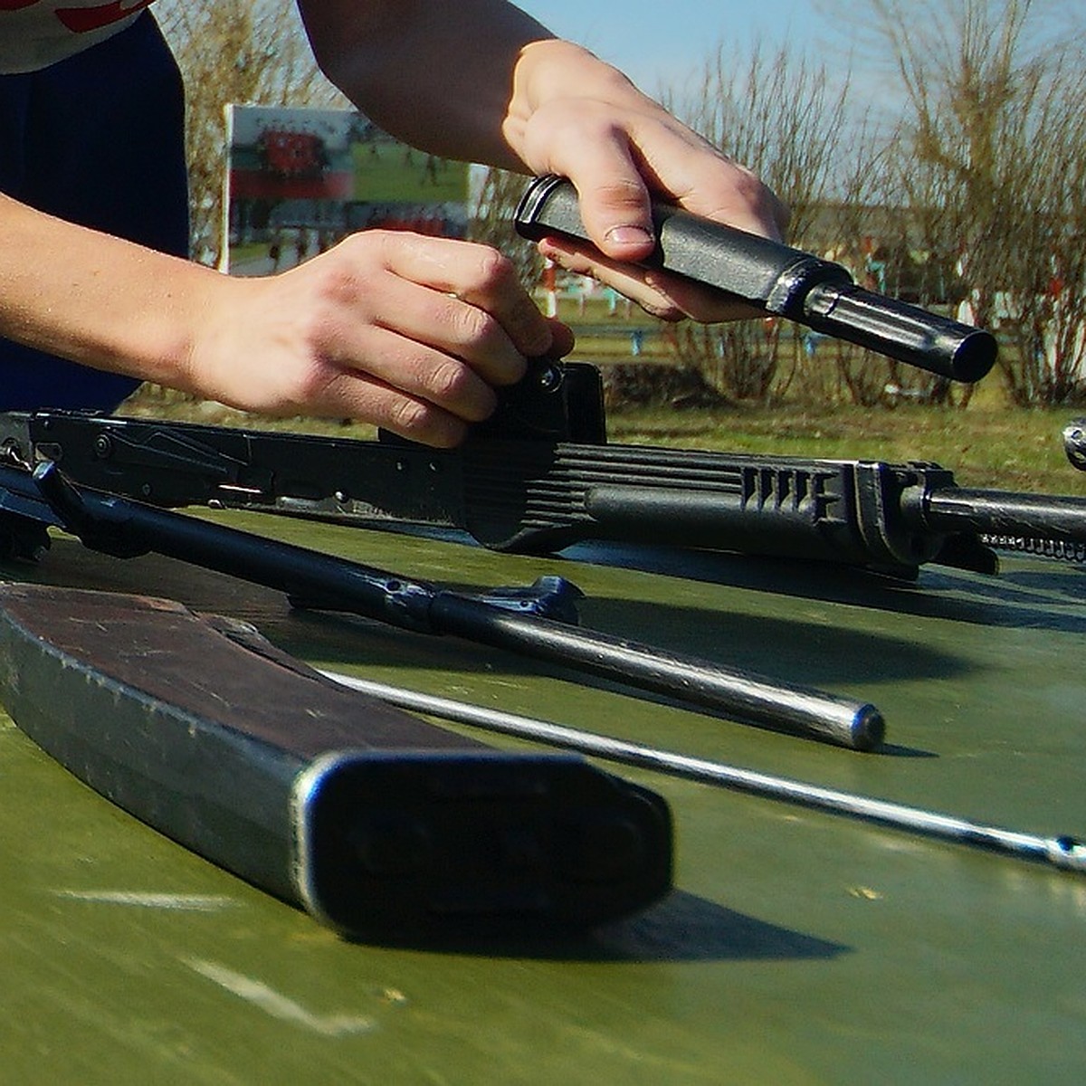 В Крыму утвердили порядок организации начальной военной подготовки в школах  - KP.RU