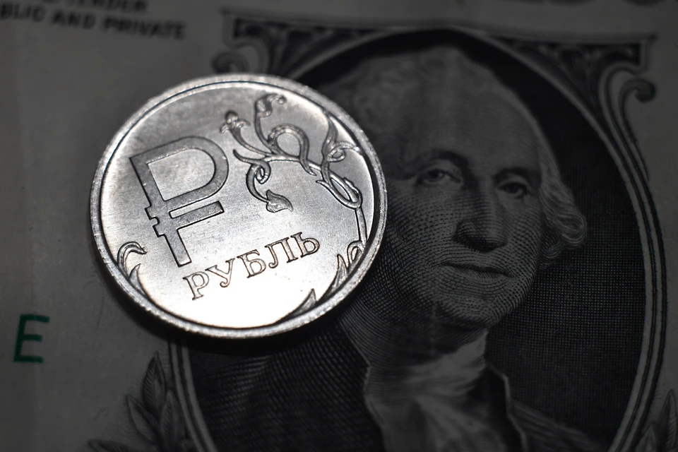 Валютные сбережения составляют всего 10%