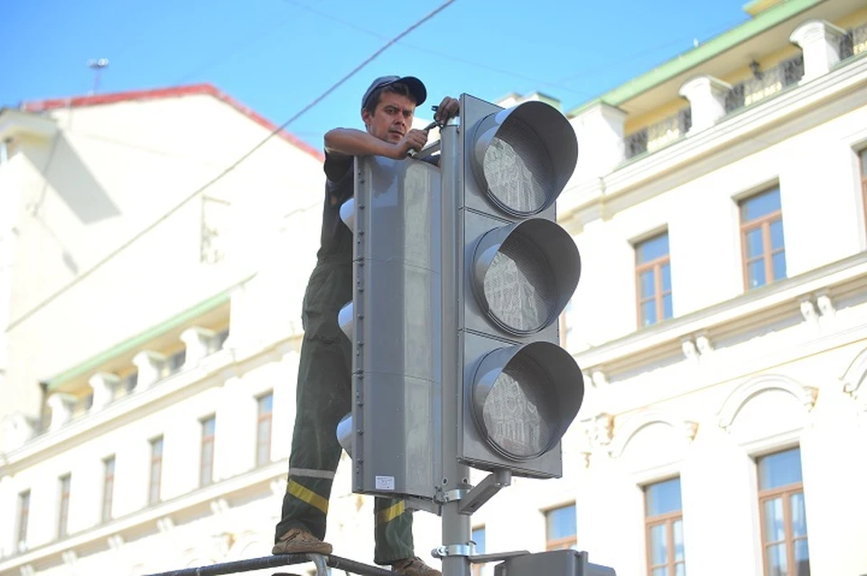 Светофор временно перестанет работать в центре Хабаровска