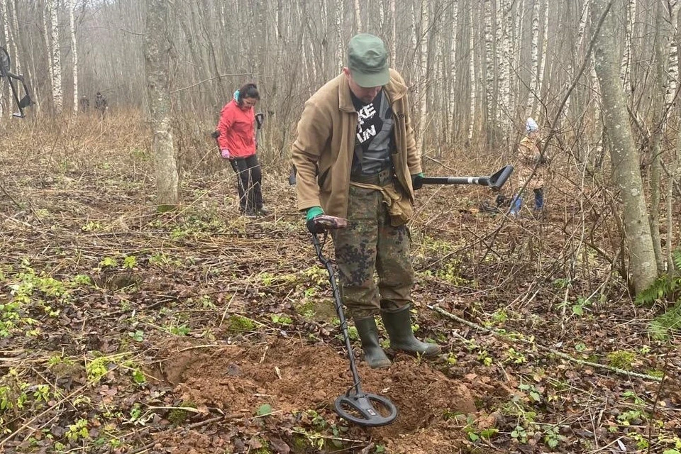 Работы на месте крушения продолжаются. Фото: ТРОО "Исток" vk.com/clubvpk_istok