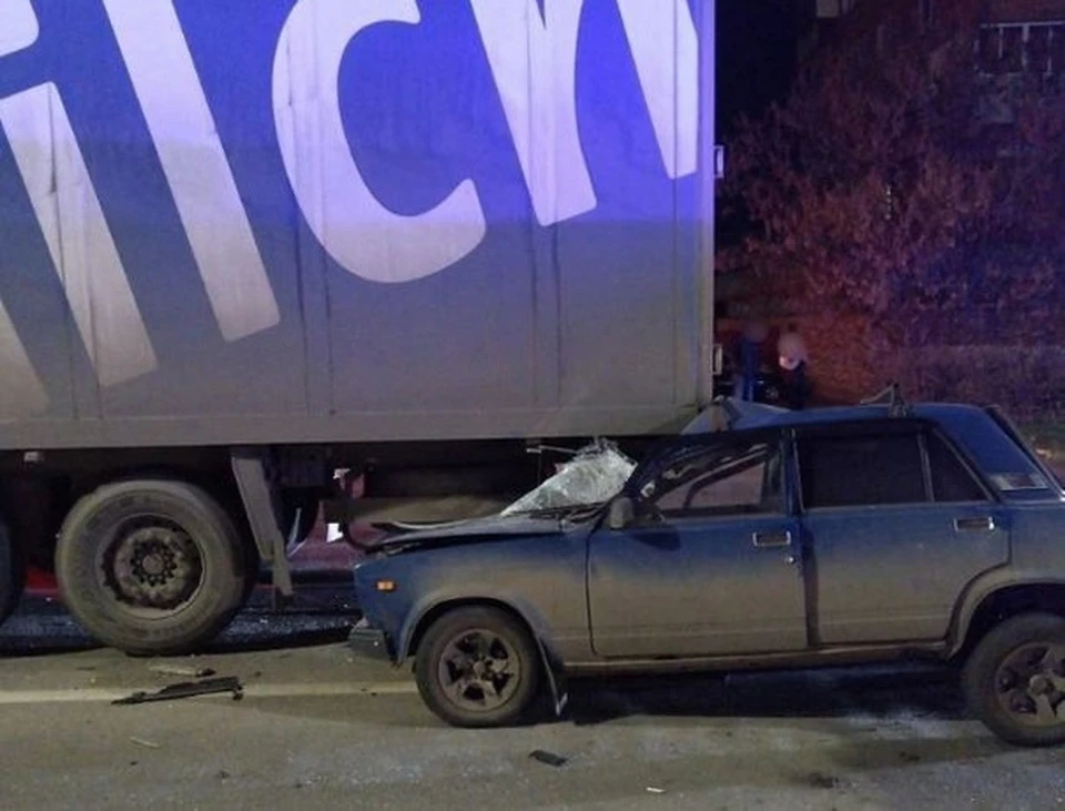 В Туле «семерка» протаранила фуру