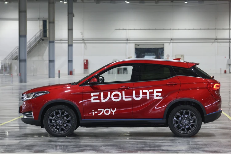 Первые российские электромобили Evolute сошли с конвейера. Какие еще авто будут собирать в 2023 году