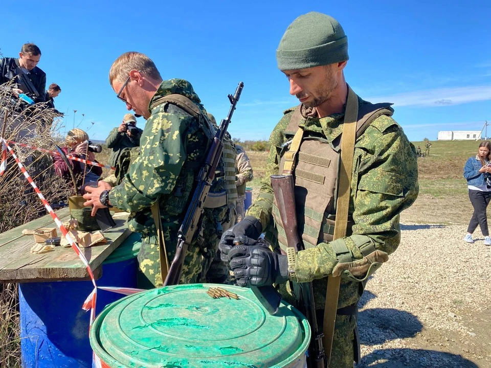 В этот раз теплые сапоги, инструменты и портативные плиты отправили для бойцов СВО из 41 отряда специального назначения крымской Росгвардии.