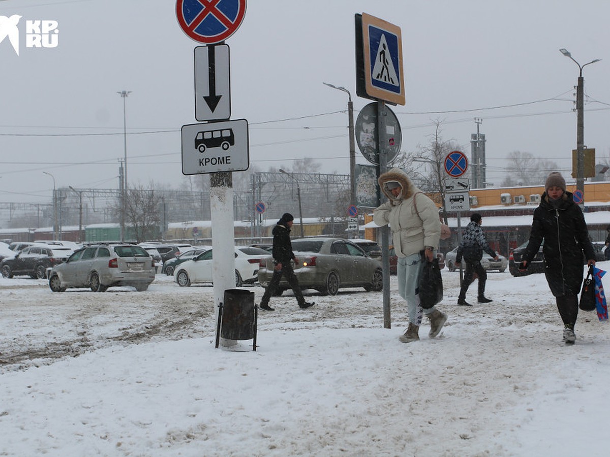 Пара чистых тротуаров на весь город: Как Тверь справилась с первым  серьёзным снегопадом - KP.RU