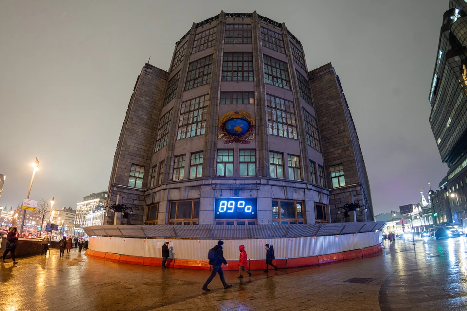 Здание Центрального телеграфа на Тверской улице, построенное в 1927 году по проекту архитектора Ивана Рерберга, уже давно не используется, как важный коммуникационный узел страны.