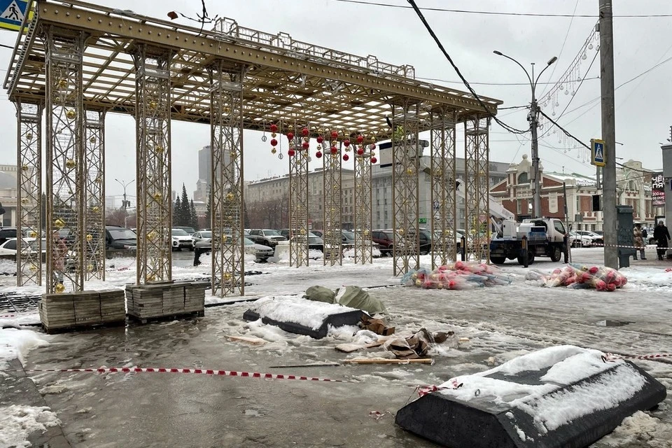 В Новосибирске зальют водой плитку на новогодней улице Ленина.