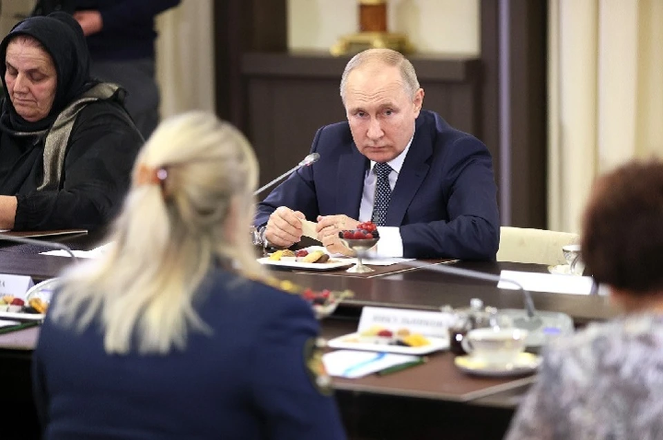 Президент России Владимир Путин провел встречу с матерями военнослужащих. Фото: Александр Щербак, ТАСС