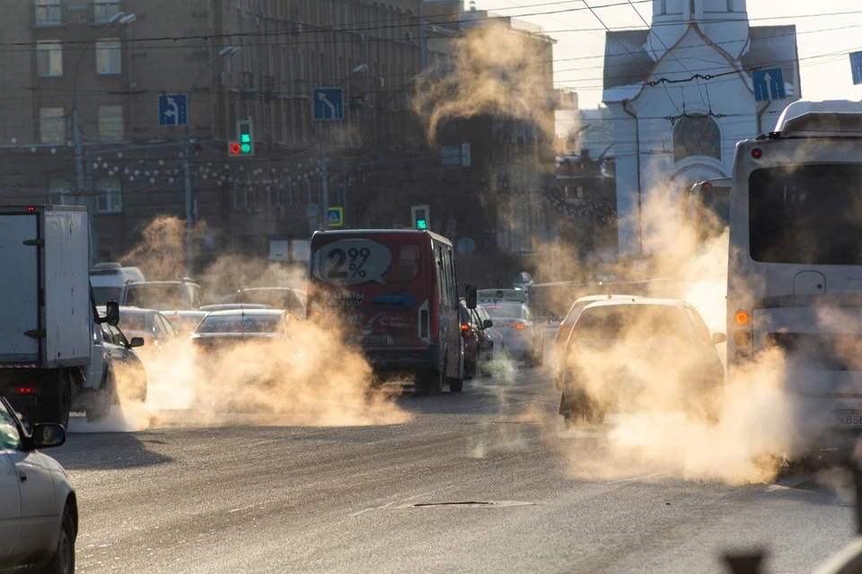 В морозы автомобили часто не заводятся. Фото: Густаво Зырянов