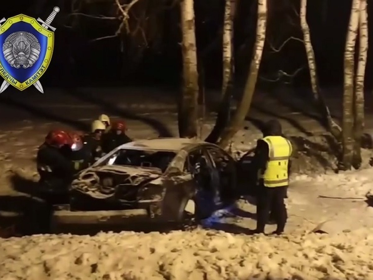 В жуткой смертельной аварии под Чаусами три девушки сгорели в машине - KP.RU