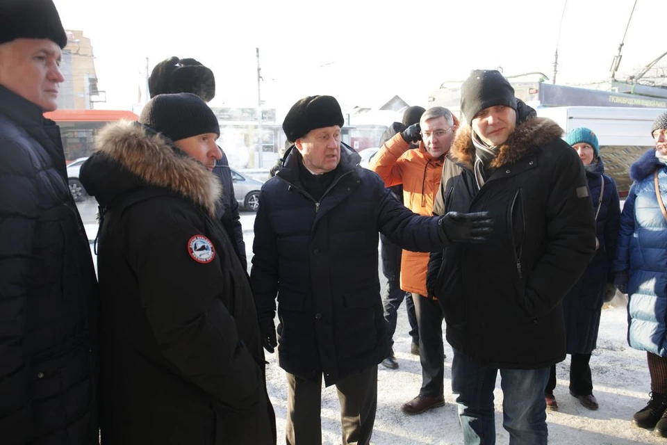 Анатолий Локоть поручил разработать концепцию по замене и обновлению остановок. Фото: мэрия Новосибирска