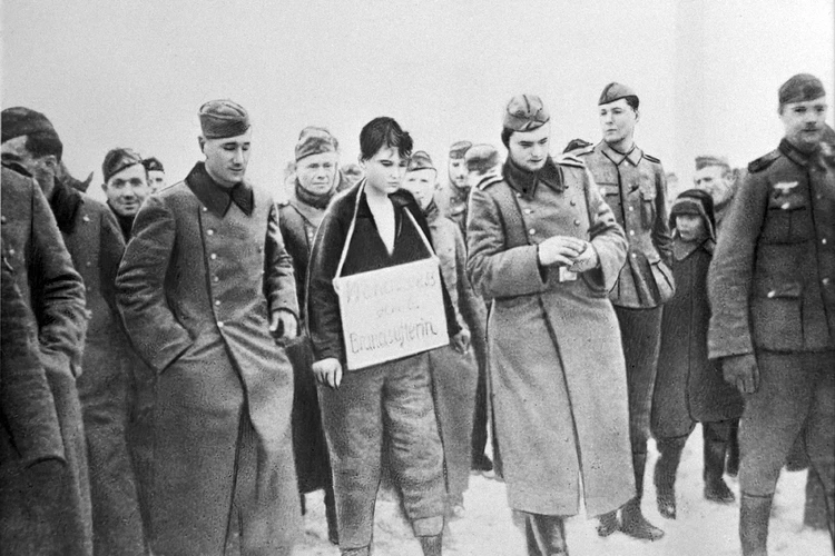 Ее вешали, а она говорила о победе: почему о подвиге Зои Космодемьянской не забывают уже 80 лет