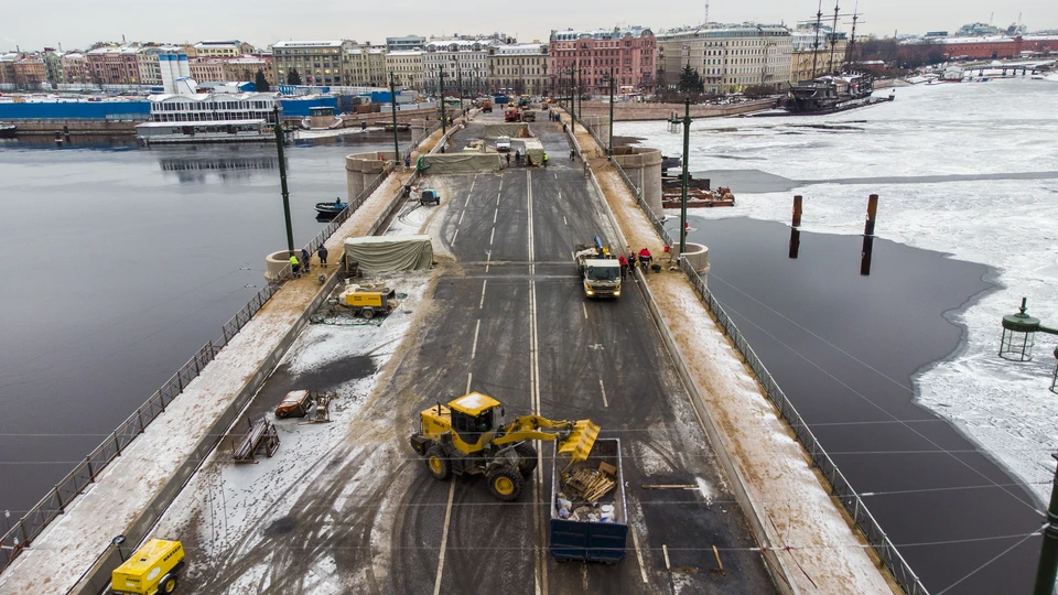 Биржевой мост в Петербурге откроют после ремонта 30 ноября