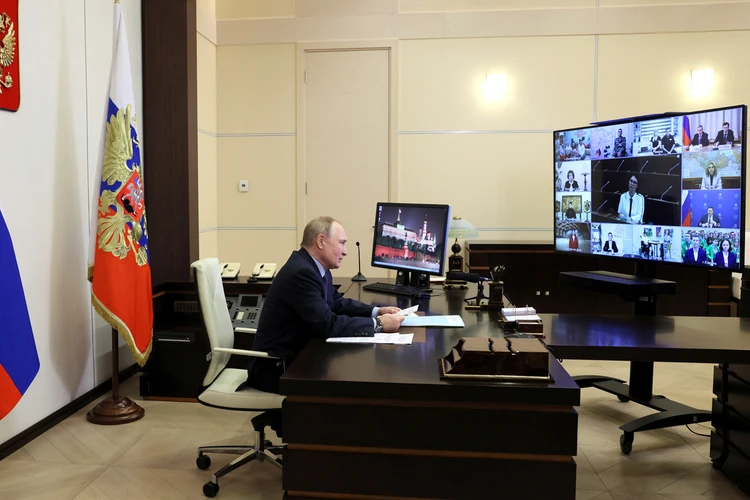Владимир Путин пообещал военным инвалидам Донбасса новую жизнь