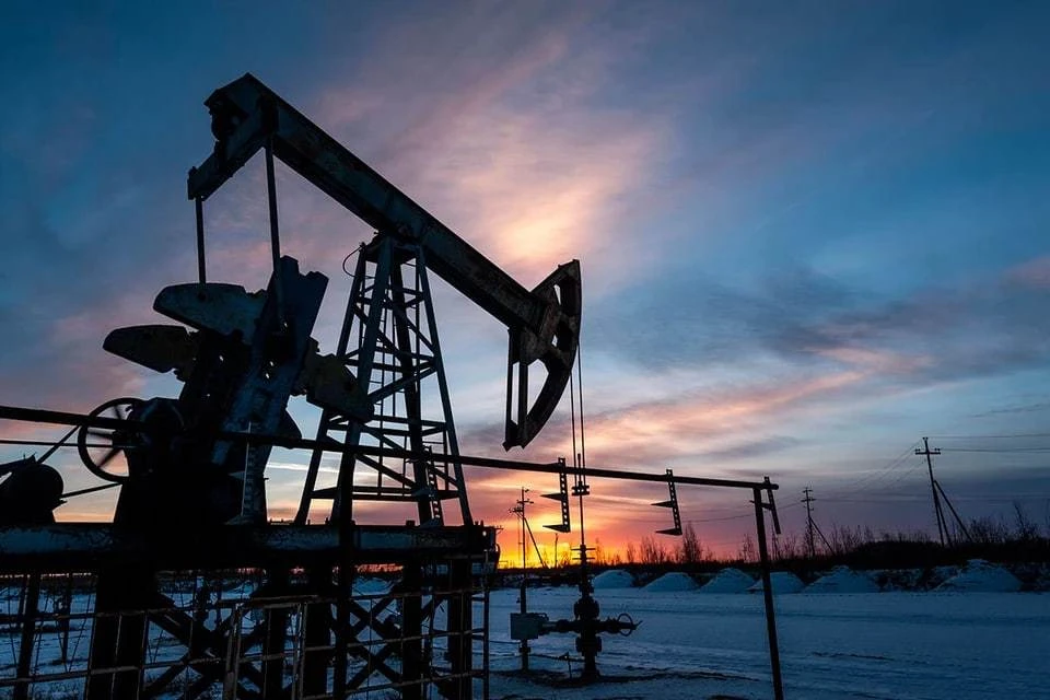 Правительство России создаст механизм, запрещающий торговлю в рамках "ценового потолка" на нефть
