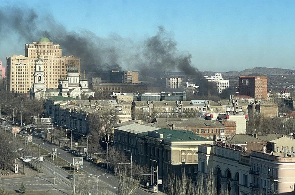 Обстрел города продолжается, дончан просят не покидать укрытий. Фото: ТГ/Кулемзин