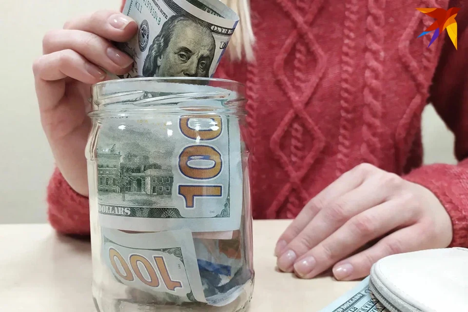 В Борисове 52-летняя женщина заложила квартиру и отдала более $20 тысяч, чтобы снять порчу.