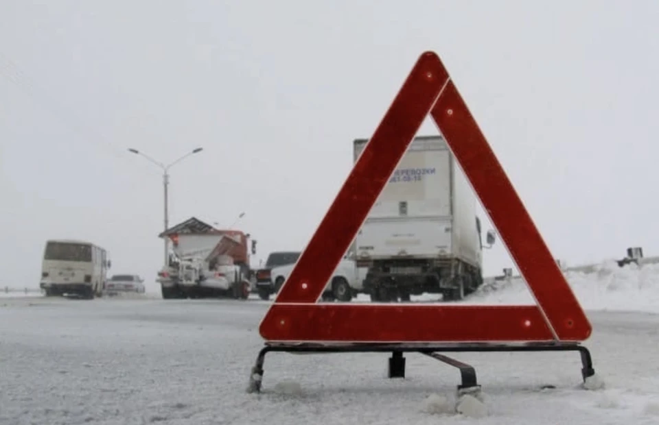 Ребёнок и двое взрослых пострадали в ДТП на трассе в Смоленской области.