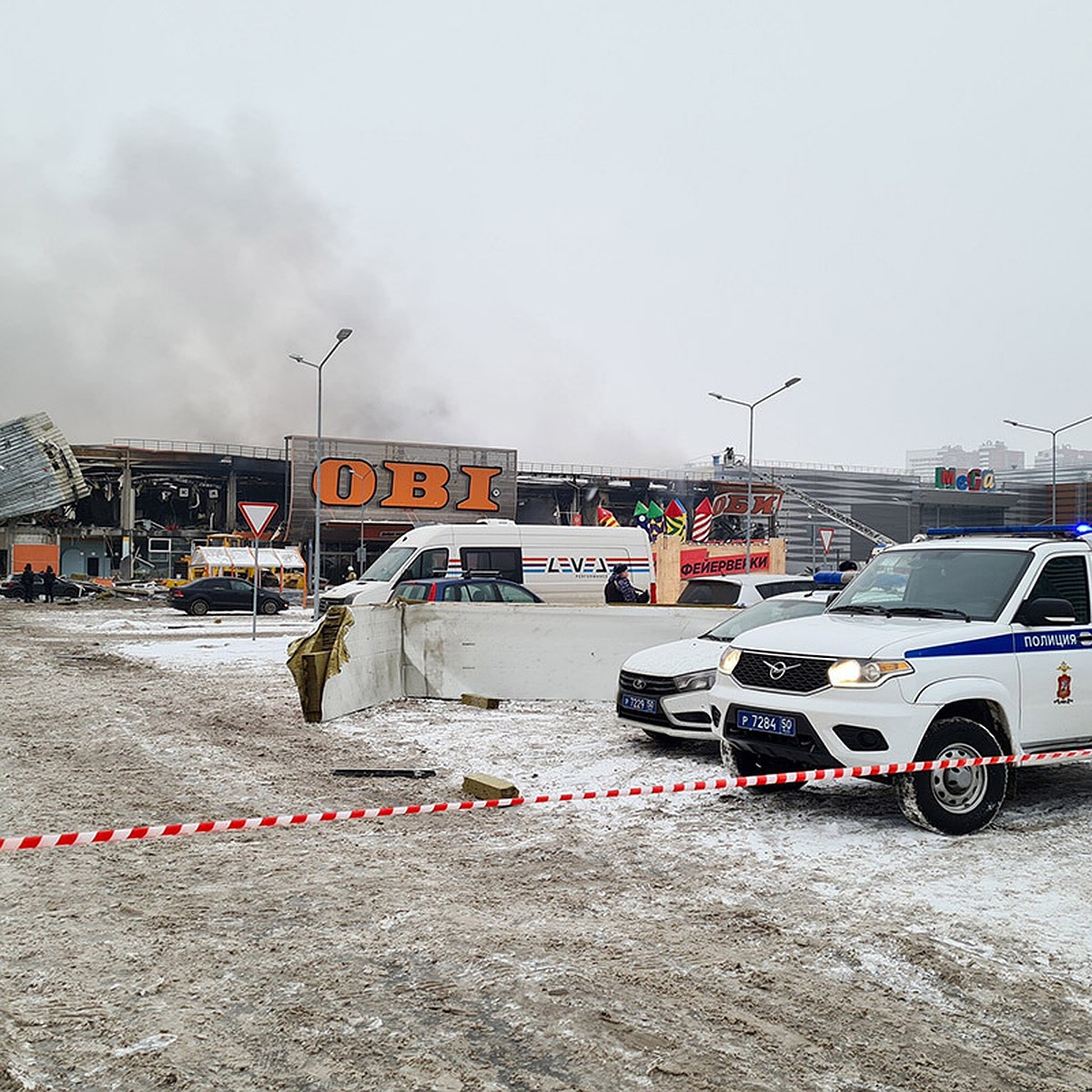 «Дети проснулись от взрыва. Дом будто подбросило»: Очевидица рассказала о  самом страшном моменте пожара в «Мега-Химки» - KP.RU