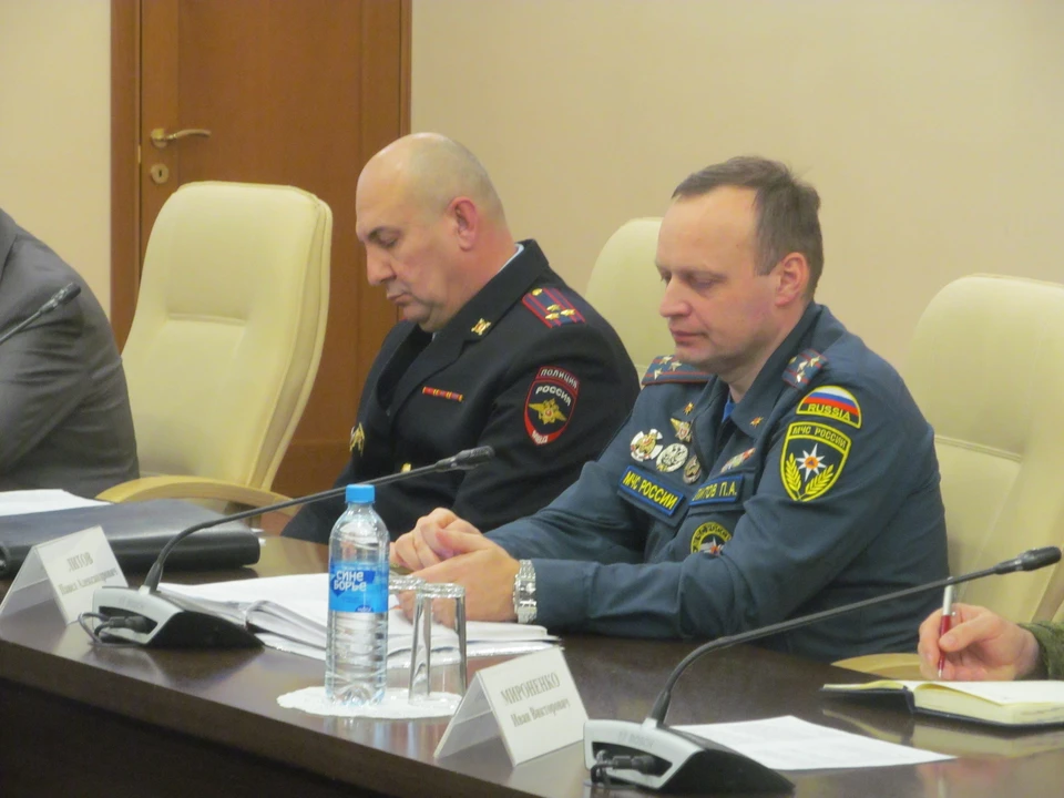 Заместитель начальника ГУ МЧС по региону Павел Литов (справа) и врио начальника УГИБДД УМВД России по Владимирской области Артур Амосов