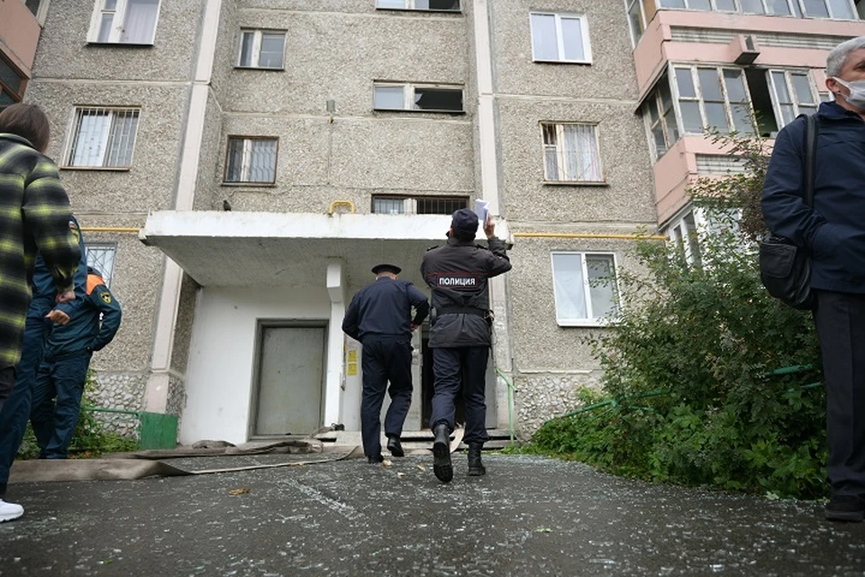 Избитого мужчину без сознания нашли в подъезде жильцы дома в Магаданской области
