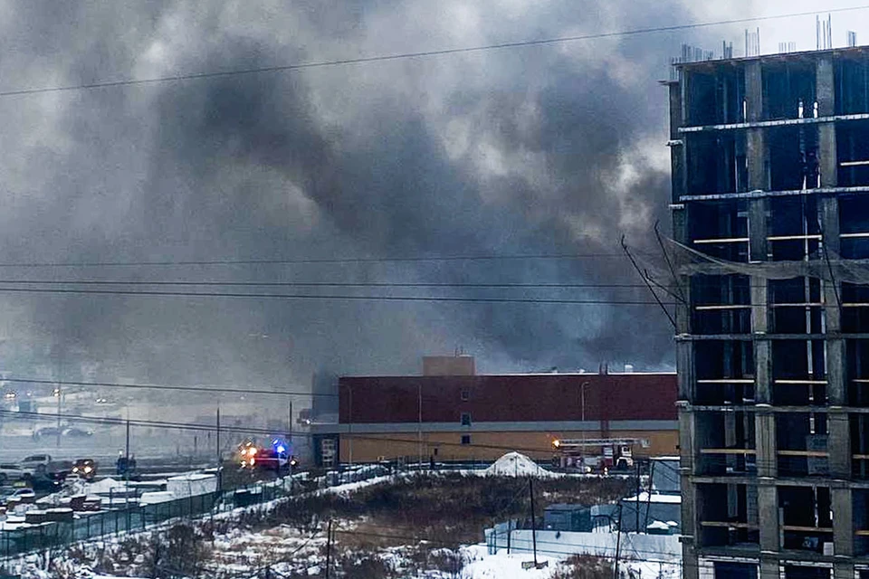 Столб огня поднялся в воздух: что известно о пожаре в торговом центре в ...