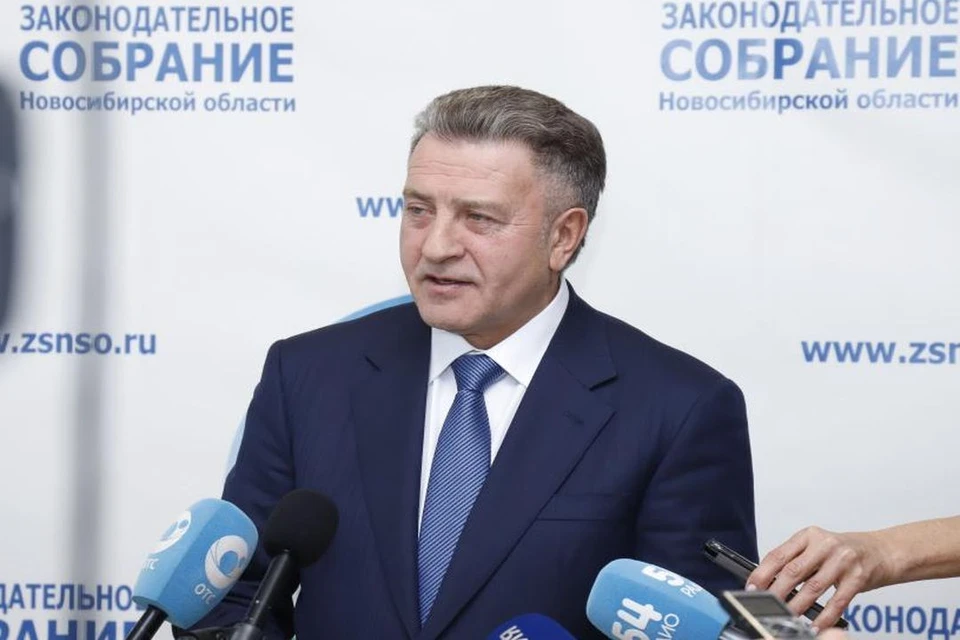 Андрей Шимкив предложил построить школу в центре Новосибирска на месте старой инфекционной больницы. Фото: Заксобрание НСО