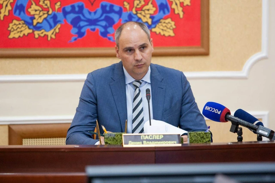 Летом 2022 года губернатор Денис Паслер попал под санкции Великобритании и Канады