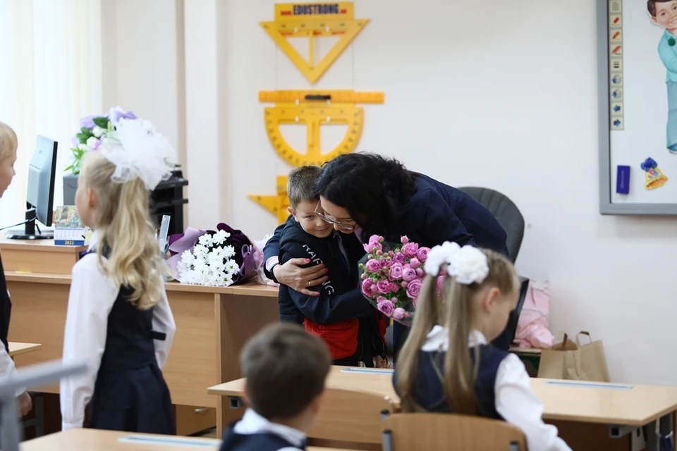 Переехавшим в село учителям продолжат оказывать поддержку.