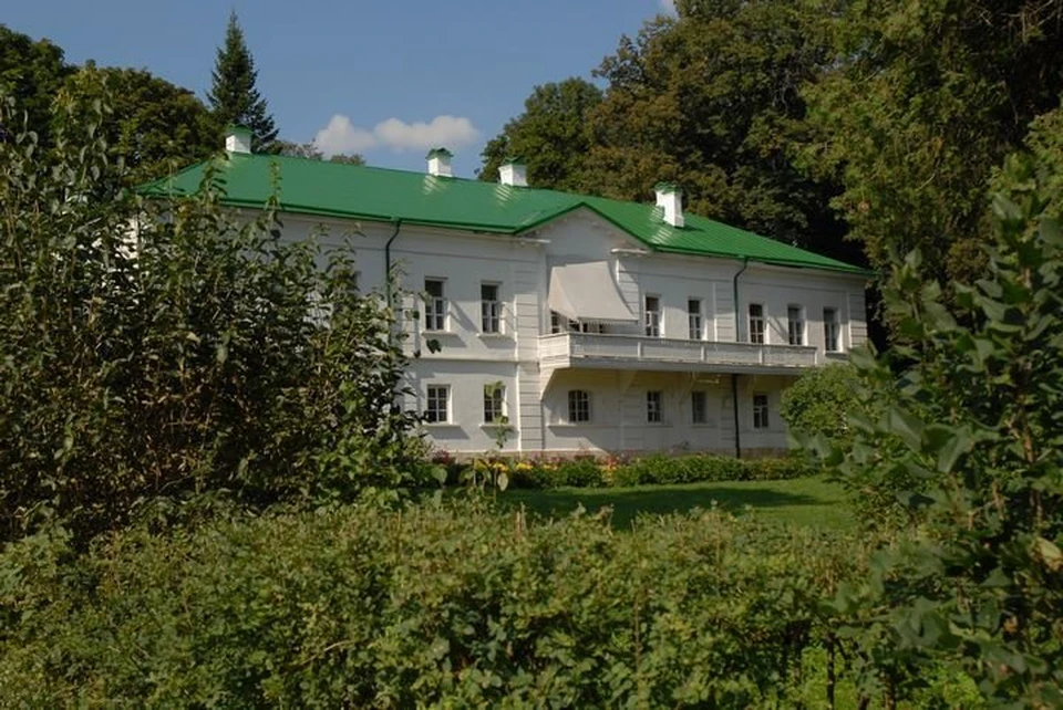 Флигель Кузьминских Ясная Поляна. Новый год в Ясной Поляне. Дома л. н. Толстого – «флигель Кузминских. Календарь Ясная Поляна.