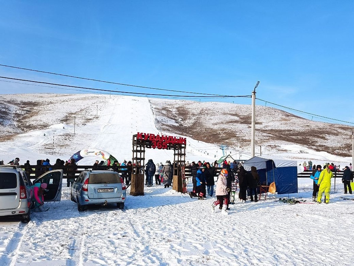 Любители и профессионалы горнолыжного спорта открыли сезон на курорте « Кувандык 365» - KP.RU