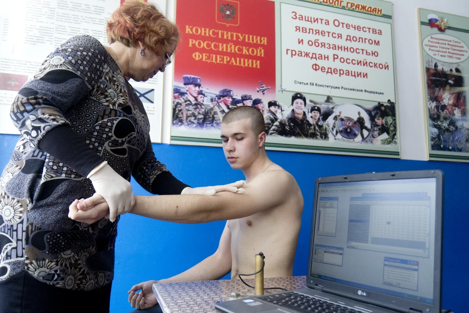 В оперштабе Ставропольского края опровергли информацию об увеличении срока службы в армии до 1,5 и 2 лет.