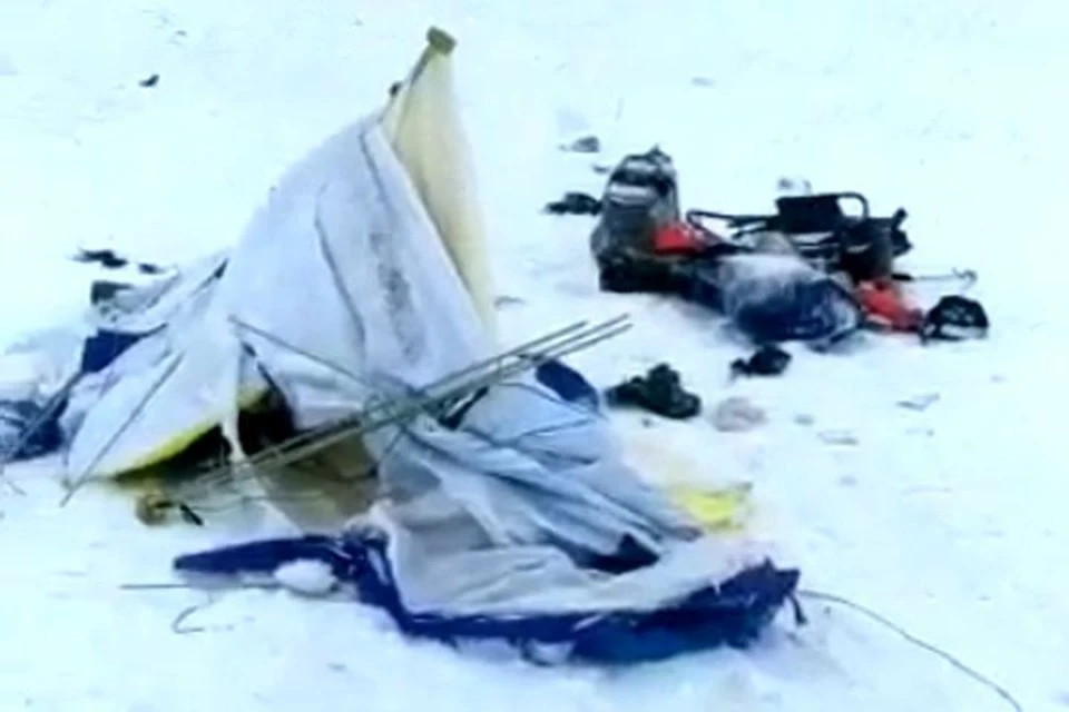 В палатке было 2 рыбака, один из них погиб. Фото: vk.com/fishing55_region