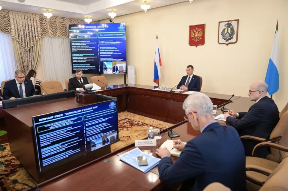Глава региона подчеркнул, что развитие именно агропромышленного комплекса позволит решать задачу продовольственной безопасности. Фото: правительство Хабаровского края