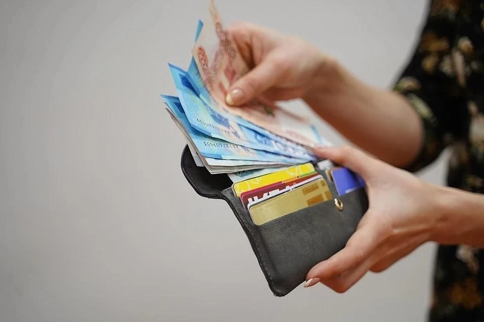 Стало известно, как изменились зарплаты россиян в 2022 году