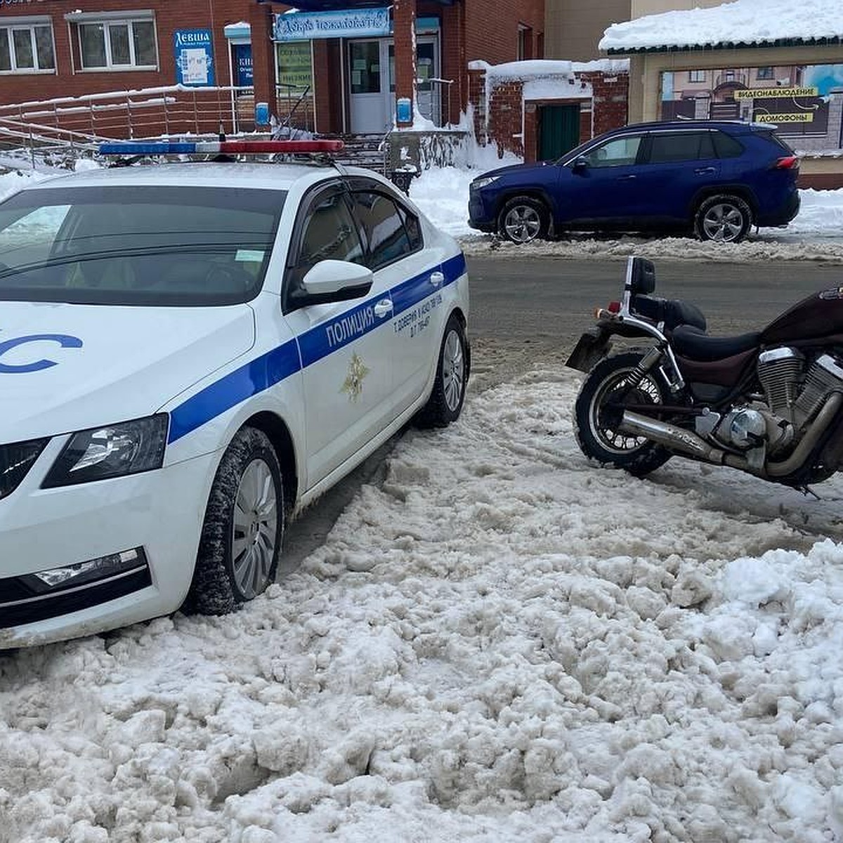 В Южно-Сахалинске полицейские поймали 22-летнего мотоциклиста без прав -  KP.RU