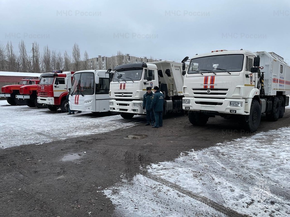 Автопарк воронежских спасателей пополнили 8 новых машин - KP.RU