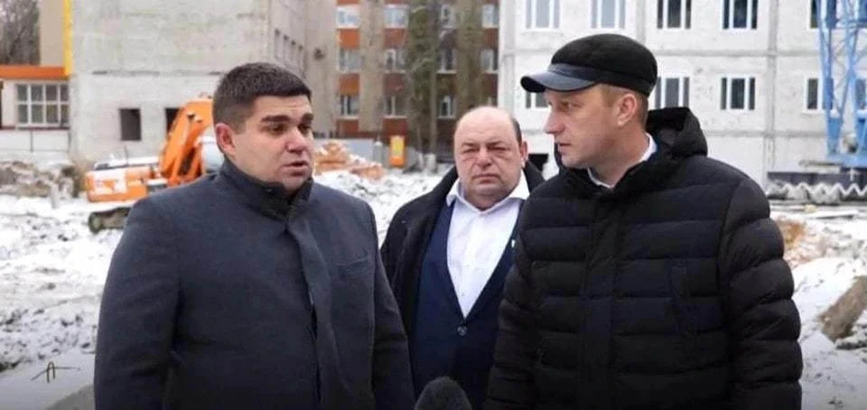 Губернатор и областной министр Олег Костин на стройплощадке одного из объектов
