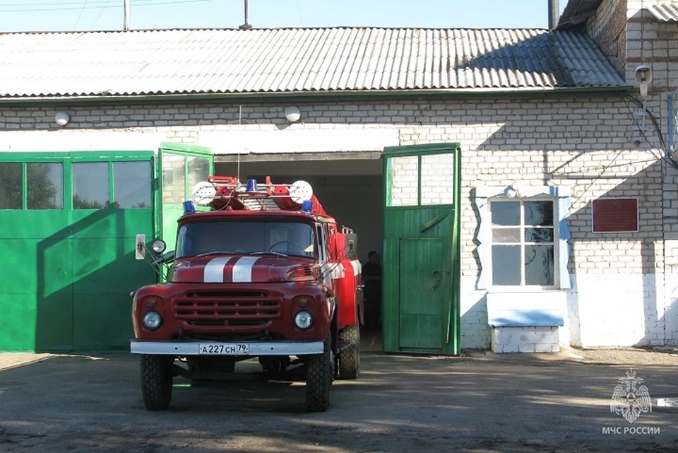 Помывшись, собственник не убедился, что печь в бане полностью прогорела, и отправился спать
